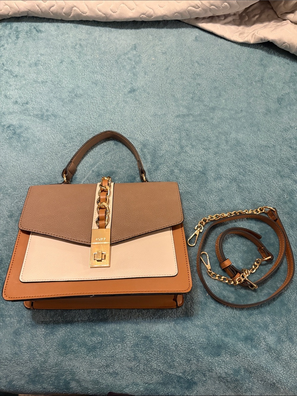 Aldo cross body purse used once with removable strap.